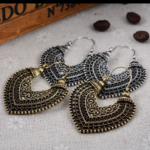 *Maribel* Ornate Engraved Earrings - Picture 3 of 3